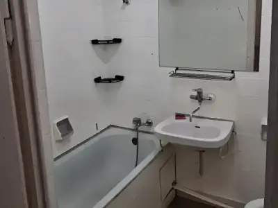 Vanzare casa Sector 3 Bucuresti baie utilata cu cada moderna
